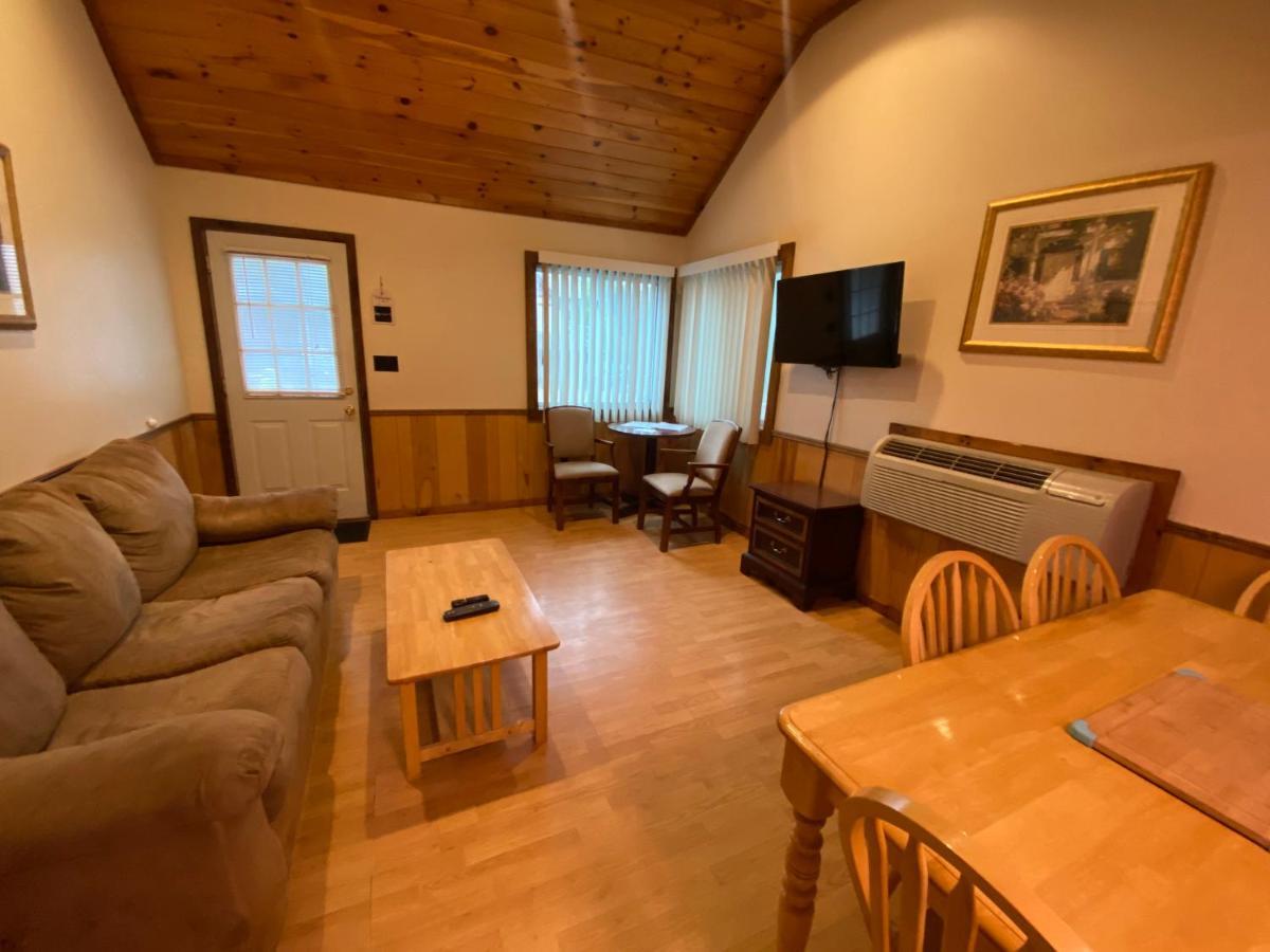 Boulders Resort Lake George Bagian luar foto